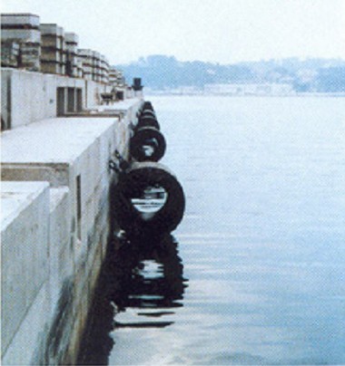 cylindrical rubber fenders