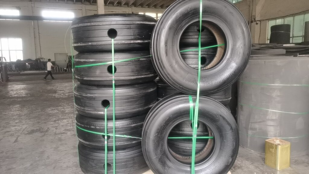 Plane tire fender