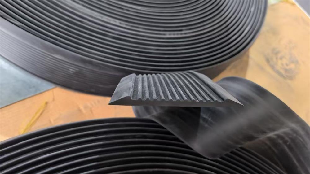 EPDM custom rubber components for shipyard use